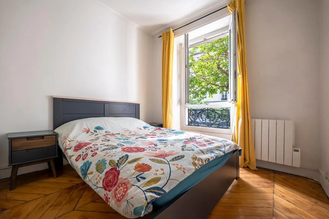 Charmant Deux Pieces Avenue Parmentier Paris 0*,  France